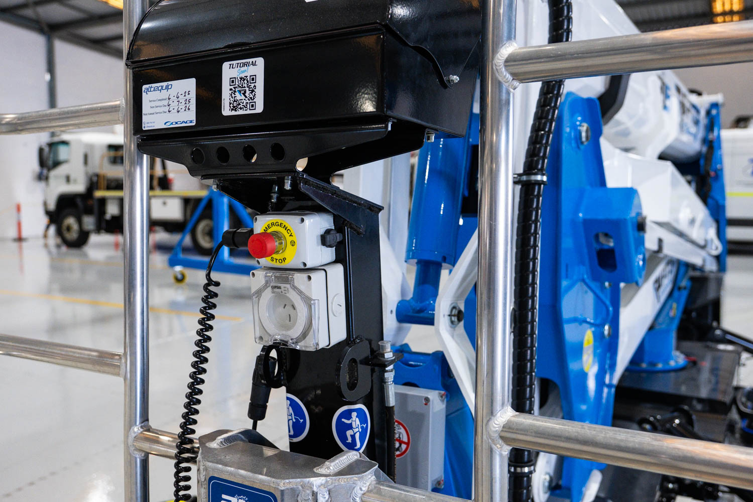 socage spider lift emergency button