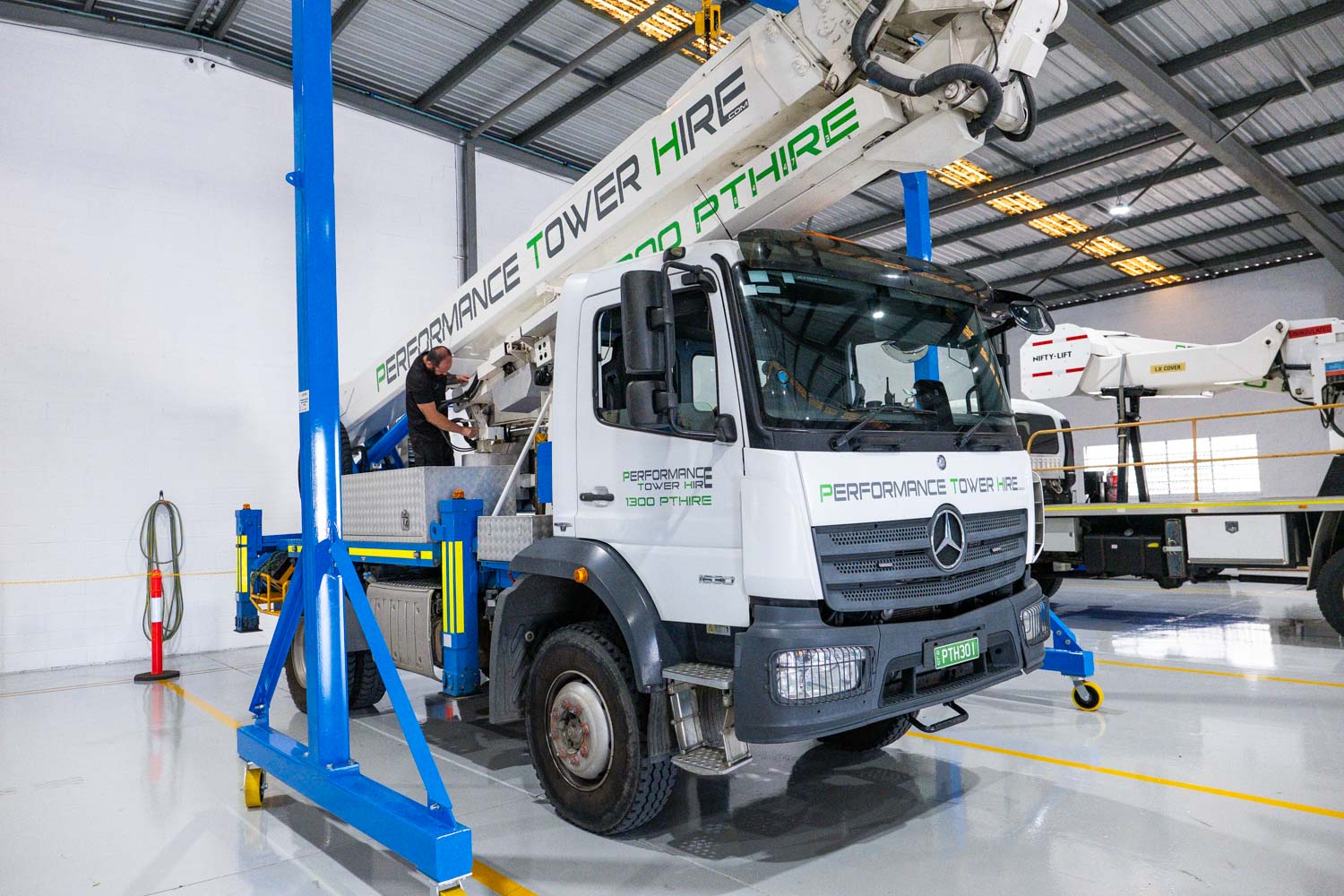 ewp truck servicing