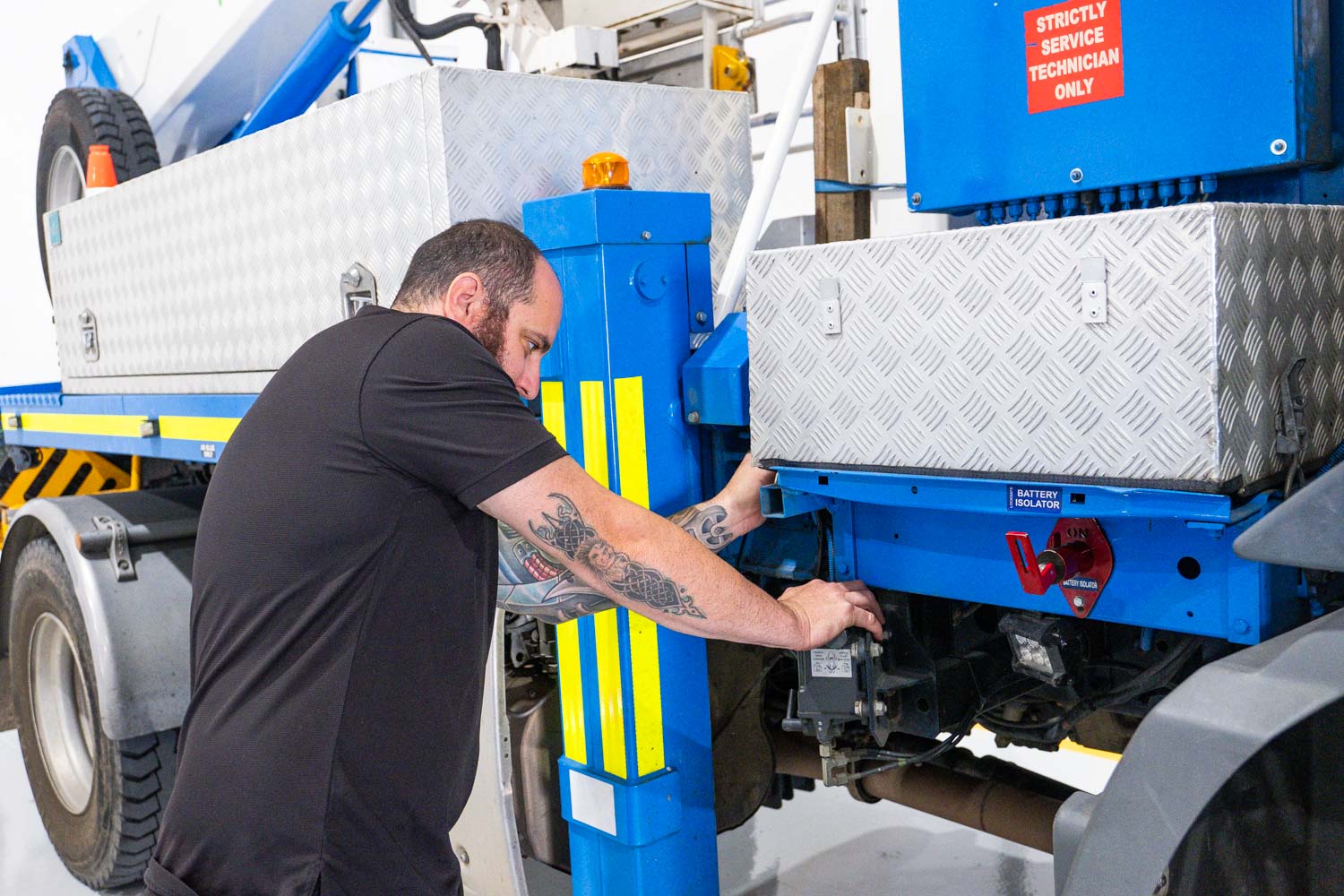 ewp truck servicing