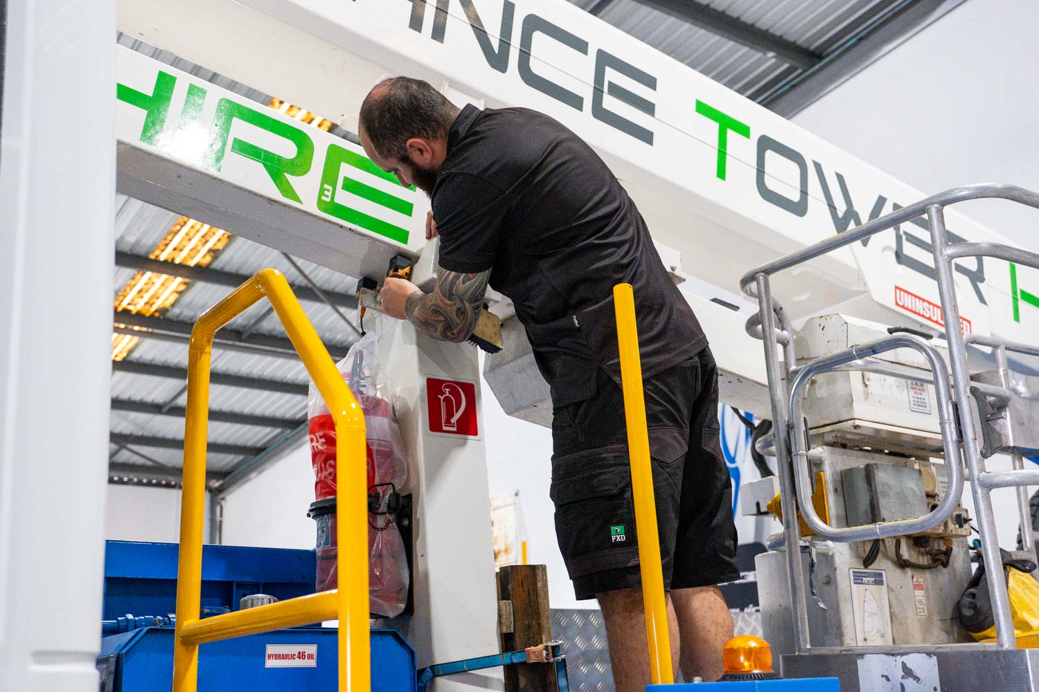 elevated work platform servicing