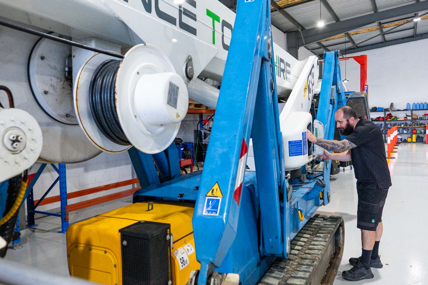 elevated work platform servicing brisbane